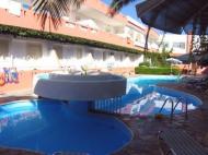 Axos Aparthotel