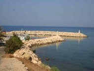 Pomos